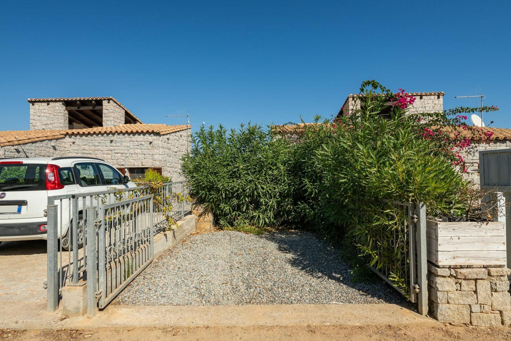 Villa Bouganville Cala Sinzias Кастиадас Экстерьер фото